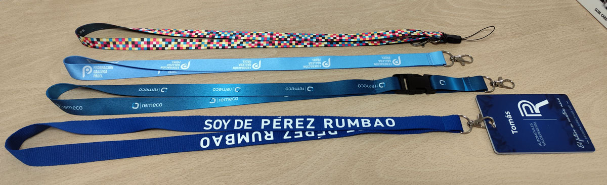 porta acreditaciones personalizado